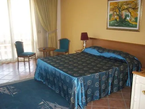 Grand Pameba Hotel Shkallnur